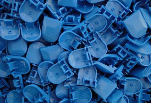 注塑加工產(chǎn)品出現(xiàn)黑點 雜質的原因及解決辦法